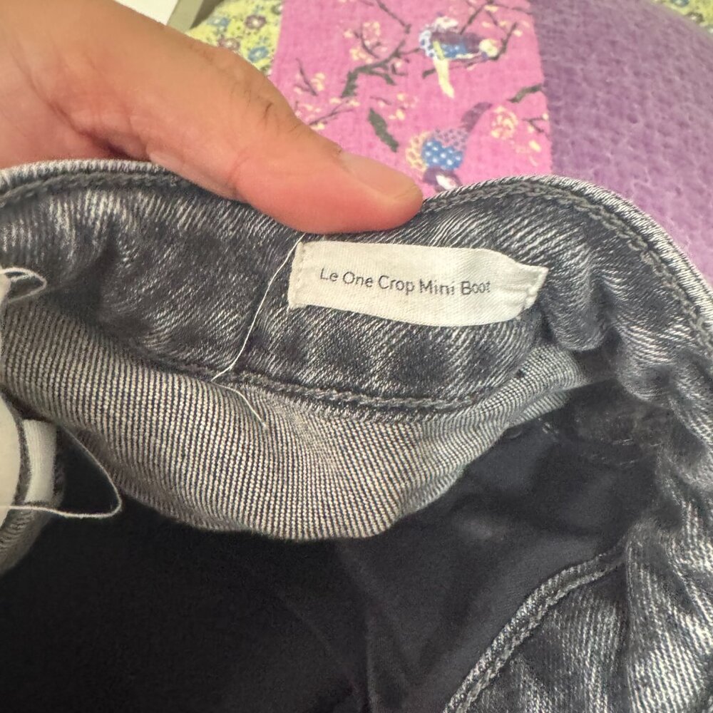 Frame Jeans Le One Crop Mini Boot in Faded Black Hughes Size 2 Raw Frayed Hem - Picture 7 of 8
